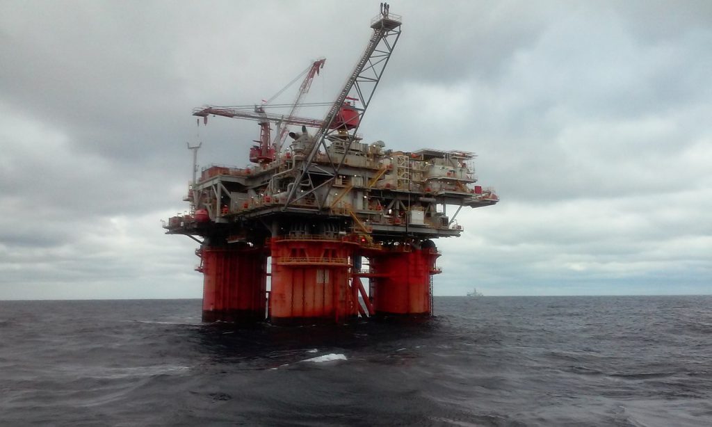 oil rig, oil platform, ocean